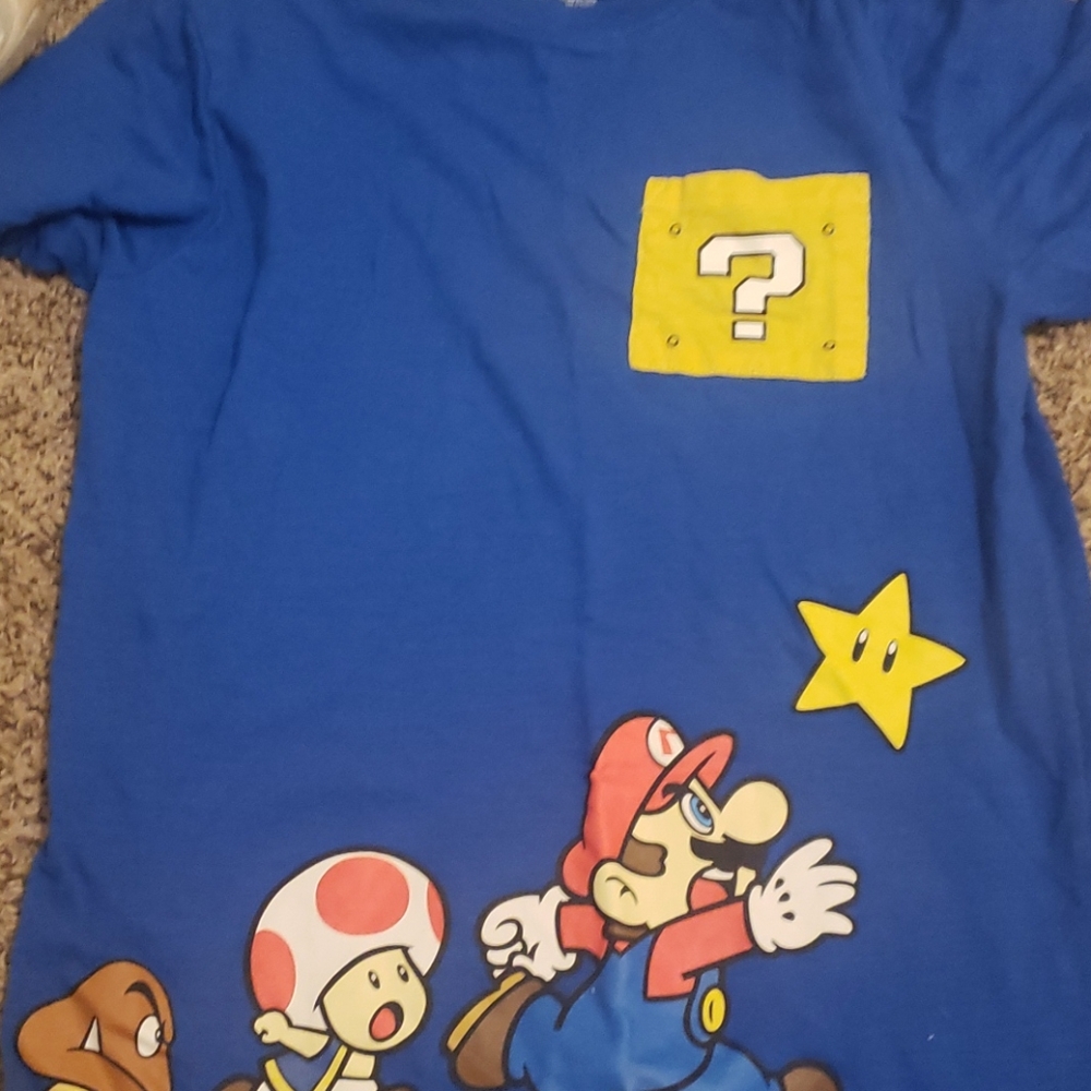 Boys size 18 Super Mario tee shirt